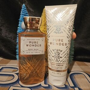 NWT Bath and Body Works Pure Wonder Duo - White and Gold
